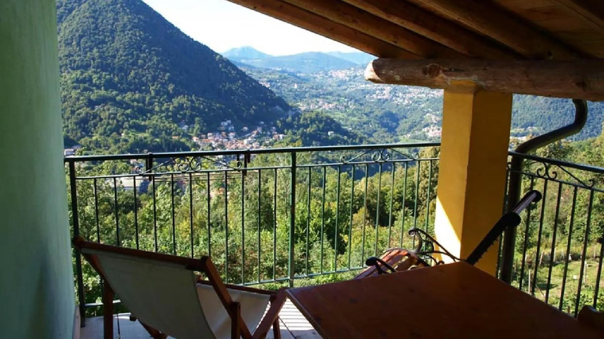 Farm stay Agriturismo Al Marnich Schignano  Italy